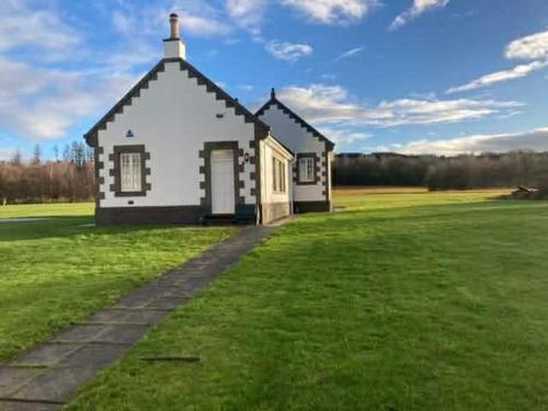 Recently refurbished former art studio in Bogniebrae