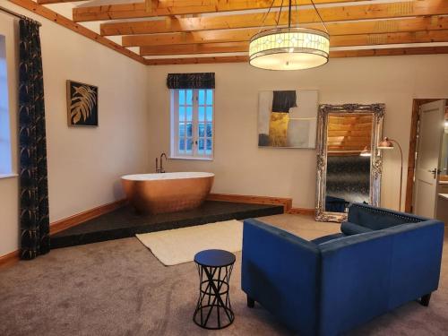 Recently refurbished former art studio in Bogniebrae