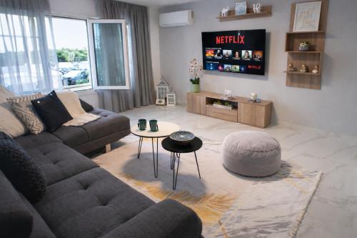 Luxury modern chic 1-bedroom apartment Athens City, Athens