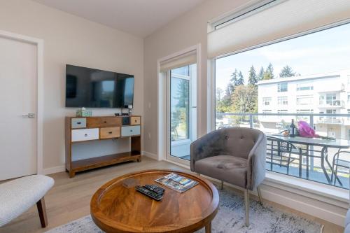 Elegant Condo With Private Bbq & Ocean Views - Apartment - Saanichton