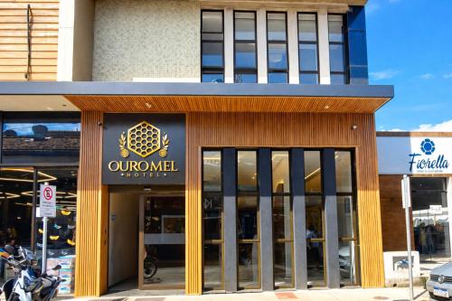 Ieeja, Hotel Ouro Mel in Santa Barbara (Minas Gerais)