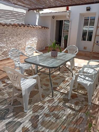 Casa Rural en San Carlos del Valle- Doña Gumersinda (Casa Rural en San Carlos del Valle- Dona Gumersinda) in La Solana