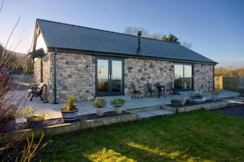 Finest Retreats - Hedd Wen Cottage in Lanlifni