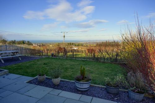 Finest Retreats - Hedd Wen Cottage in Lanlifni