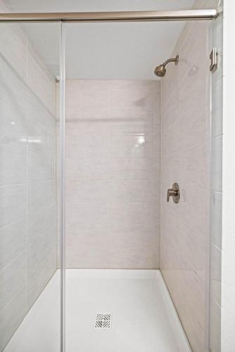 Placemakr Austin Downtown, Apartments by Hilton Room Type - Deluxe Queen Studio 