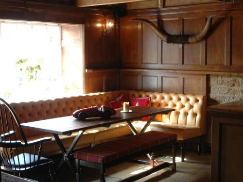 酒吧/高級酒吧, 白馬旅館 (The White Horse Inn) in 鄧斯圖