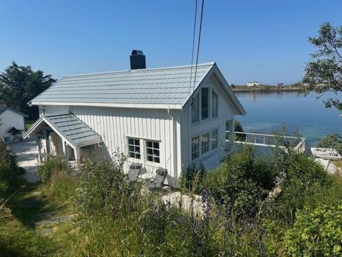 Viesnīcas āriene, Historic Cabin By The Atlantic Ocean Road in Vevang