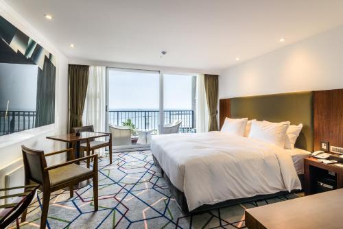 Exterior view, Aguila Hotel in Hallim