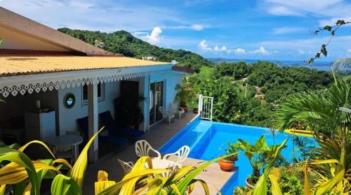 Villa avec piscine privée à Le François, 200 m² - Location, gîte - Le François