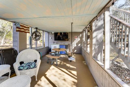< 1 Mi From Suwannee River, Hideaway w/ Lanai in Bell (FL)