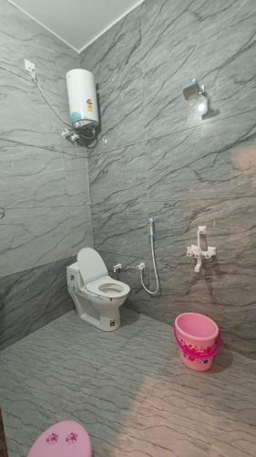 Baño,  de  m² en Sikar, con 4 habitación(es) y 1 baño(s) privado(s) (Shree Karan Palace Family Guest House) in Mandawa