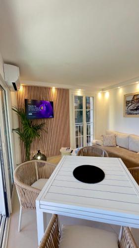 Bain De Soleil refait à neuf, bord de plage et piscine, proche de Saint Tropez - Location saisonnière - Gassin