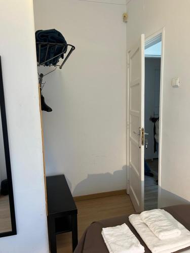 Alvalade II Airport Guest House - image 14