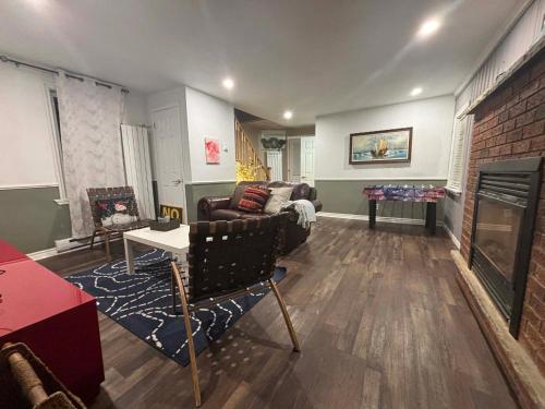 . Entire detached 3-bedrooms cute home in Cornwall area