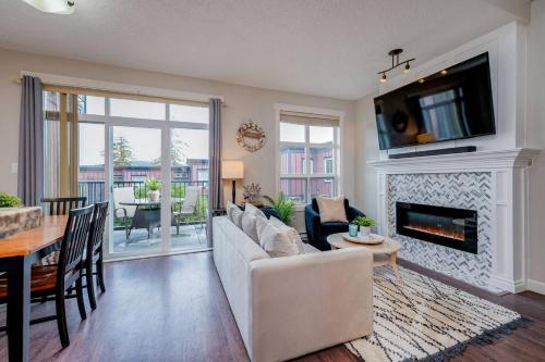 Sooke Ocean Oasis - Boutique Waterfront Rental in 蘇克