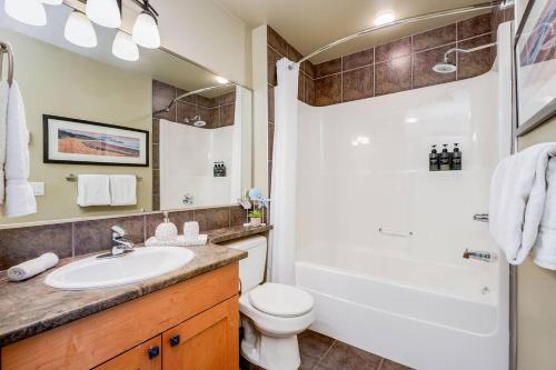 Sooke Ocean Oasis - Boutique Waterfront Rental in 蘇克