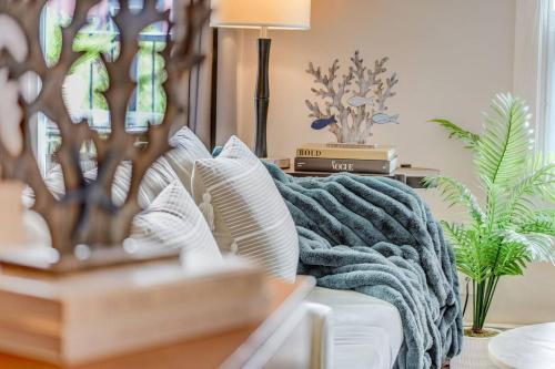 Sooke Ocean Oasis - Boutique Waterfront Rental in 蘇克