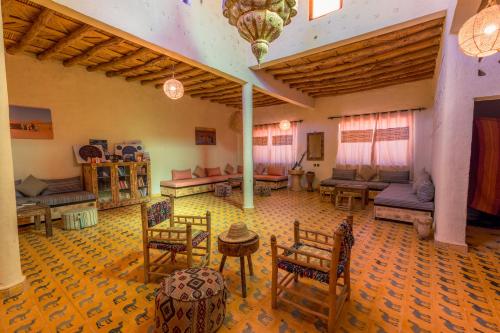Dotări, Riad Ouzina TGM in Merzouga