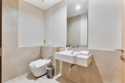 Stylish Apartment Near Metro Quick Access to DWTC - image 14