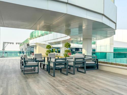 Stylish Apartment Near Metro Quick Access to DWTC - image 3