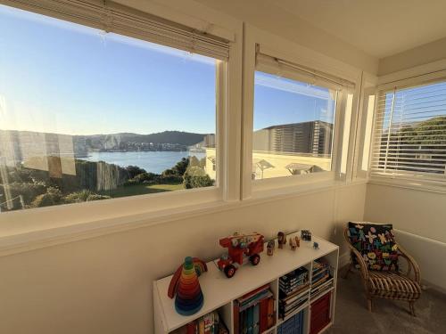 Crescent Sunset Escape - Short Walk to City in Oriental Parade