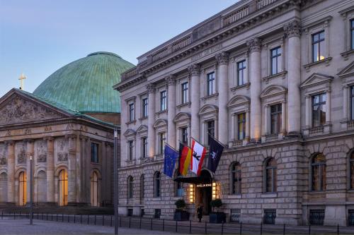Hotel De Rome Berlin – khách sạn tại Mitte