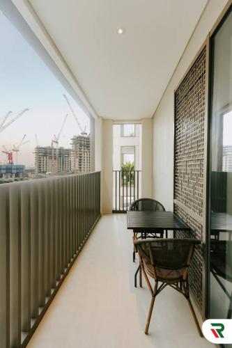 2BR Apartment With Lagoon Access In Creek Harbour - image 10