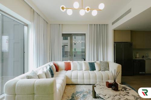 2BR Apartment With Lagoon Access In Creek Harbour - main image