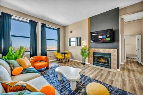 Funky 2B Apt in Downtown Cleveland FREE Parking