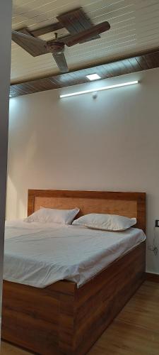 Radhika Hotel – khách sạn tại Veerbhadra