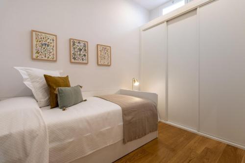 Bright 2-Bed Apartment in Las Letras Madrid - main image