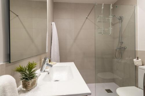 Elegant Apartment in Las Letras - image 2