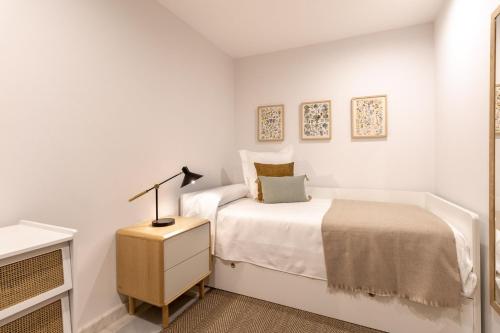 Charming City-Center Duplex in Madrid - image 6