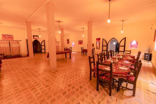 Restaurant, Riad Ouzina TGM in Merzouga