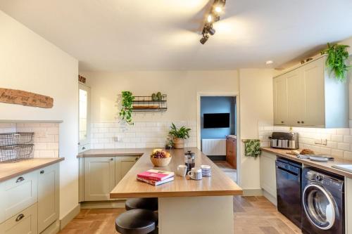 7 Bed in Ilfracombe oc-f34374