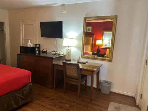 Canyonlands Motor Inn - image 13