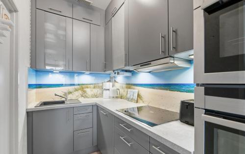 Kitchen, K357 - Panoramic-Ferienwohnung mit seitlichem Ostseeblick in Sierksdorf in Sierksdorf