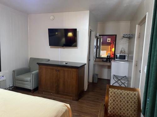 Canyonlands Motor Inn - image 10