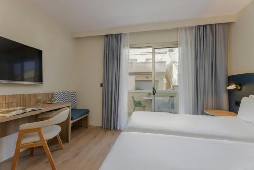 room detail thumbnail 1