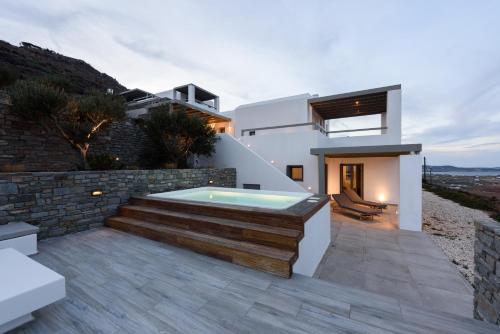 נוף חוץ, Rising Sun Villa with Sea View & Mini Pool, near Naousa in מולוס פראו