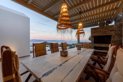 Rising Sun Villa with Sea View & Mini Pool, near Naousa in מולוס פראו