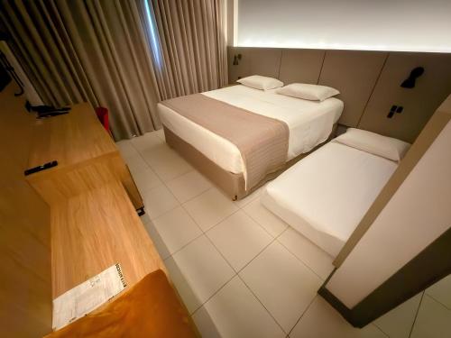1 queen bed, 1 futon bed