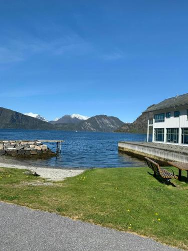 Viesnīcas āriene, Historic Log House At The Foot Of Middagstind in Måndalen