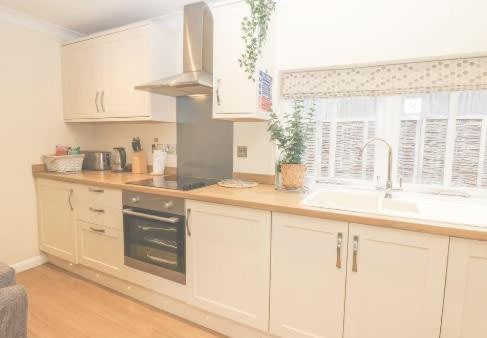 Walworth Castle Cottage in Walworth