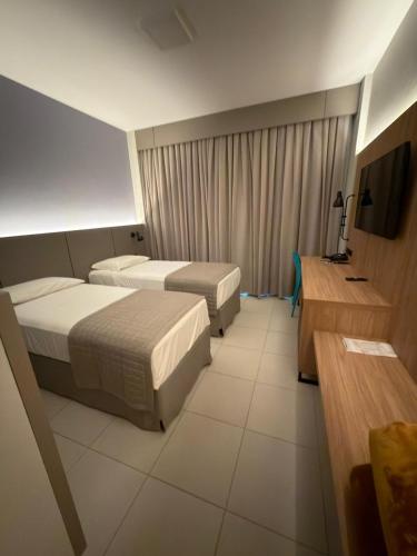 2 twin beds