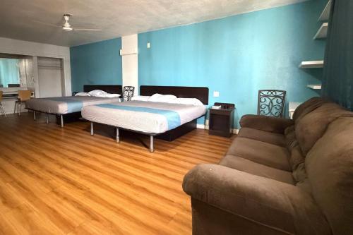 Trade Wind Motel - image 34