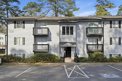 Cozy Downtown Stone Mountain Apartment in 石山
