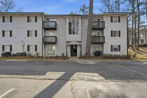 Cozy Downtown Stone Mountain Apartment in 石山
