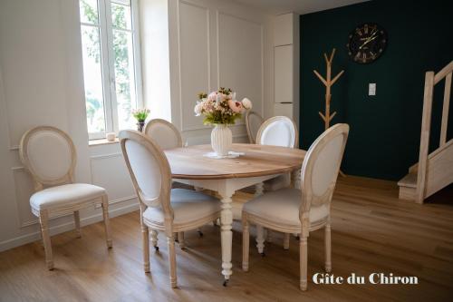 Maison de la Rochejaquelein in Saint Laurent Sur Sevre