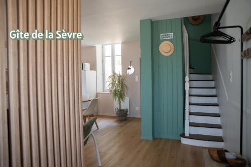 Iekārtas, Maison de la Rochejaquelein in Saint Laurent Sur Sevre